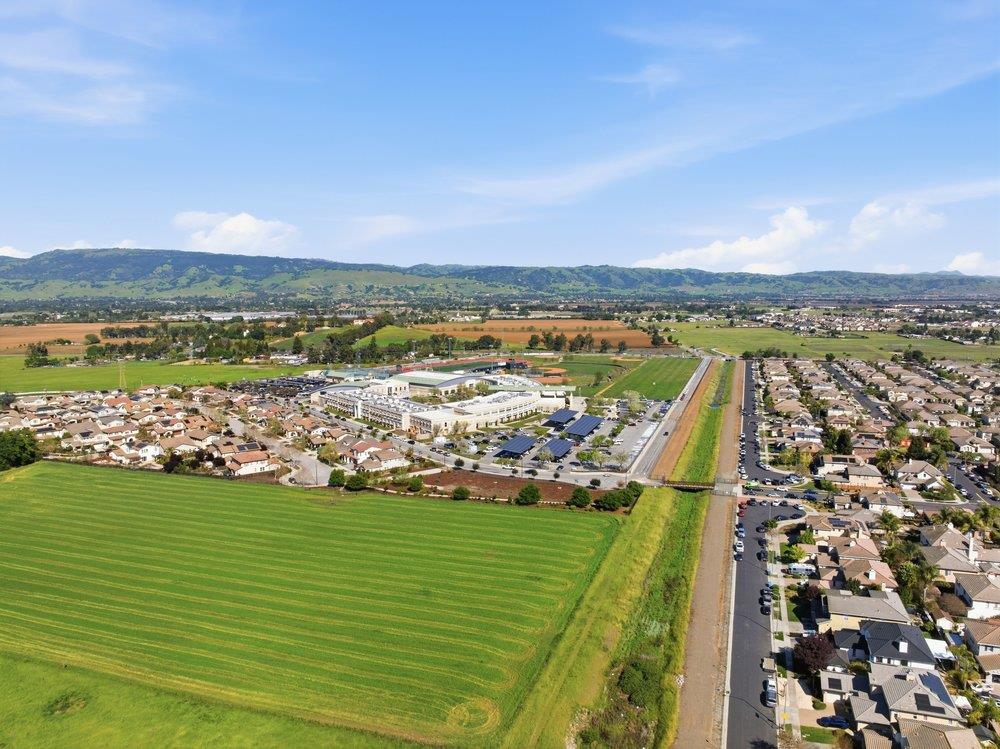 Detail Gallery Image 48 of 55 For 9781 Linnet Ct, Gilroy,  CA 95020 - 5 Beds | 3 Baths