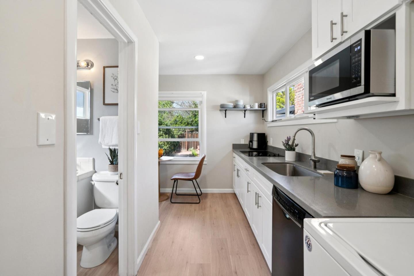 Detail Gallery Image 31 of 36 For 637 S Baywood Ave, San Jose,  CA 95128 - 3 Beds | 2/1 Baths