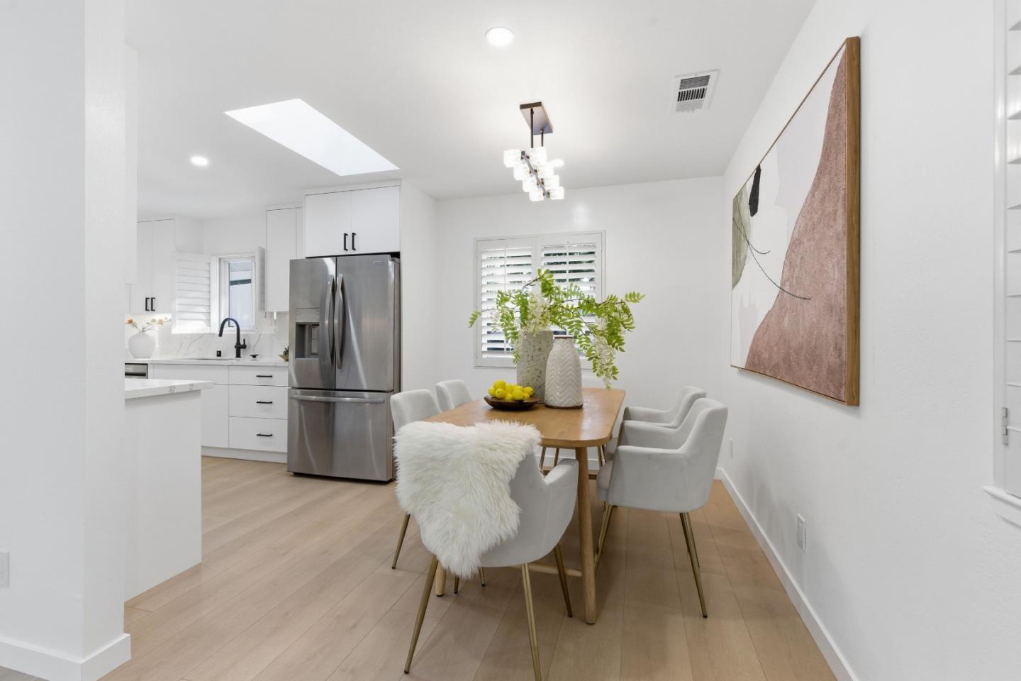 Detail Gallery Image 9 of 43 For 337 Roble Ave, Redwood City,  CA 94061 - 3 Beds | 2 Baths