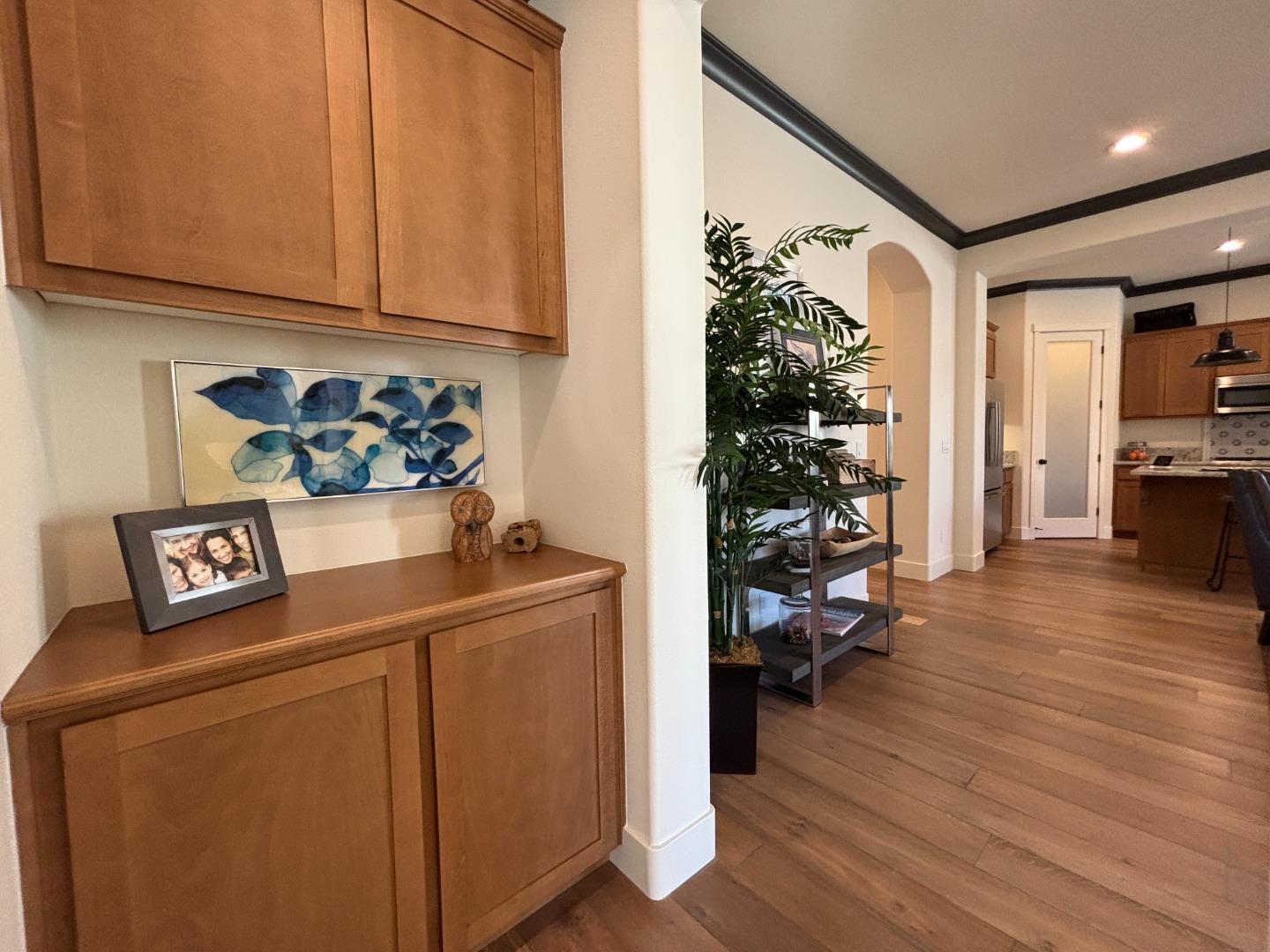 Detail Gallery Image 11 of 23 For 1507 Santana Ranch Dr, Hollister,  CA 95023 - 3 Beds | 2/1 Baths