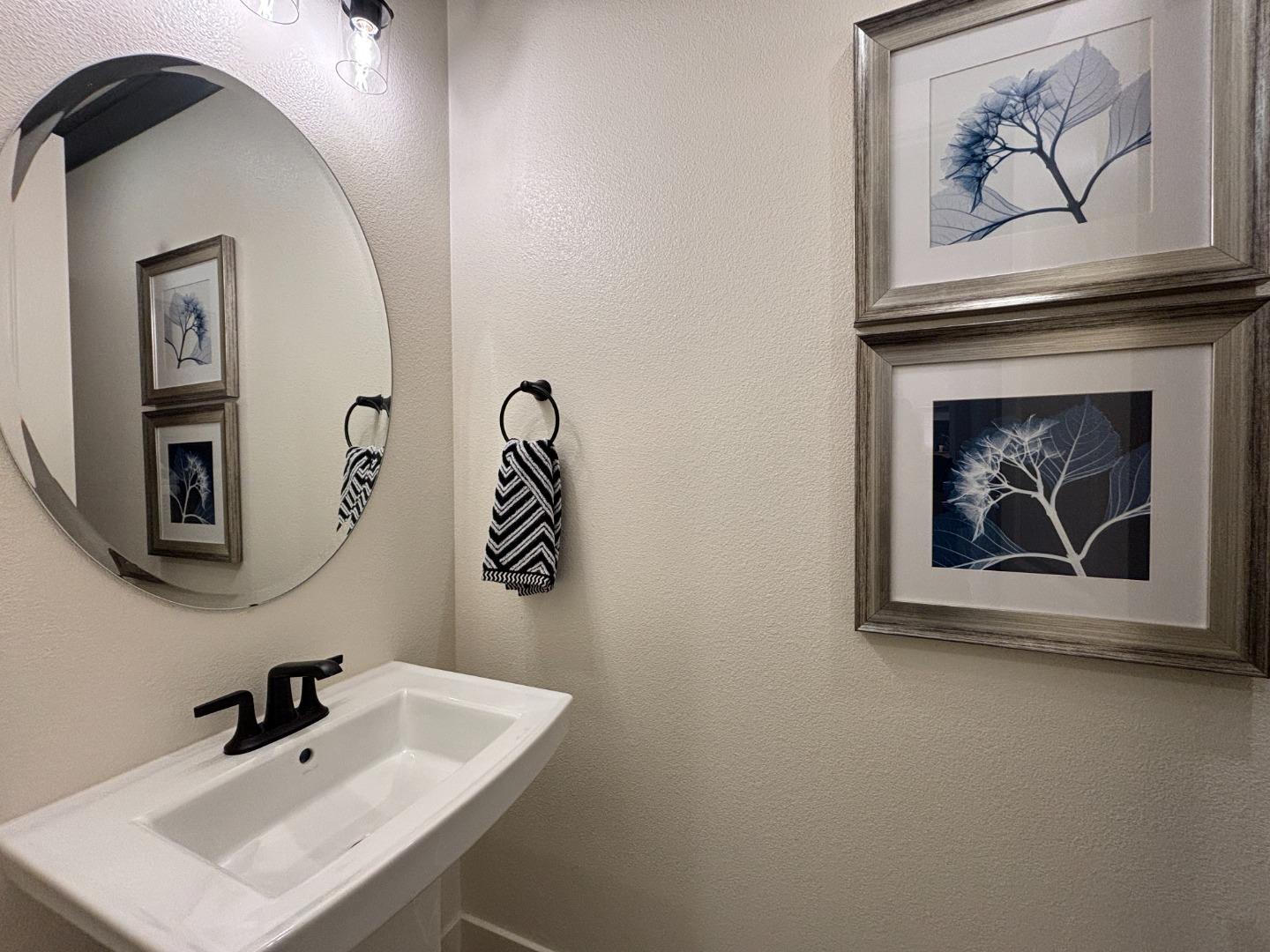 Detail Gallery Image 16 of 23 For 1507 Santana Ranch Dr, Hollister,  CA 95023 - 3 Beds | 2/1 Baths