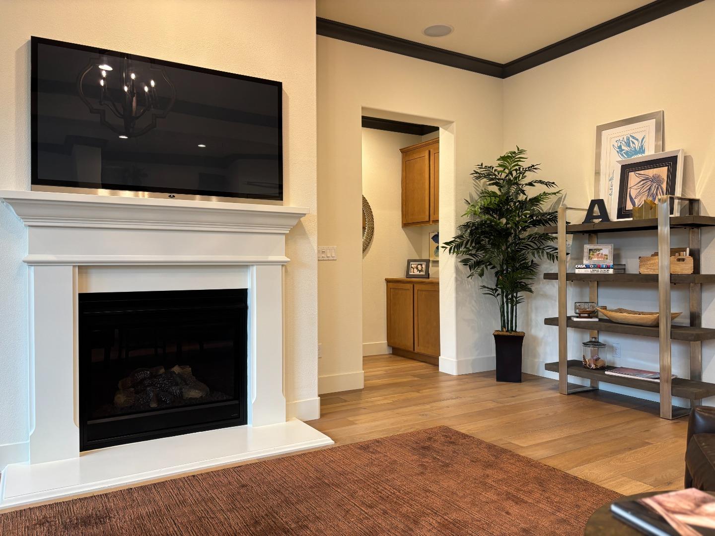 Detail Gallery Image 8 of 23 For 1507 Santana Ranch Dr, Hollister,  CA 95023 - 3 Beds | 2/1 Baths