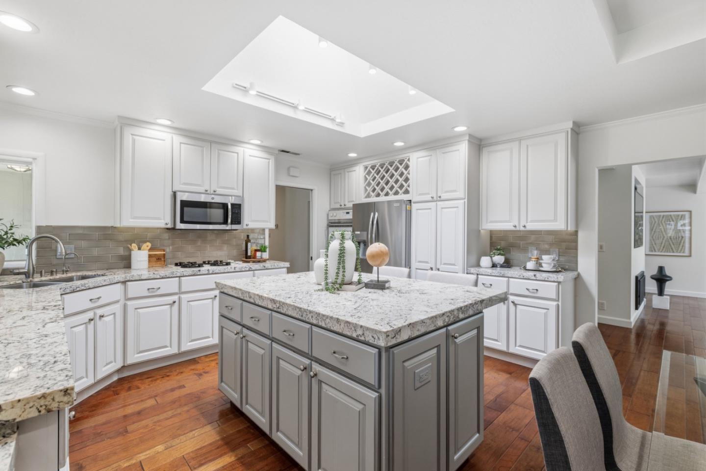 Detail Gallery Image 9 of 61 For 1248 Camino Pablo, San Jose,  CA 95125 - 3 Beds | 3 Baths