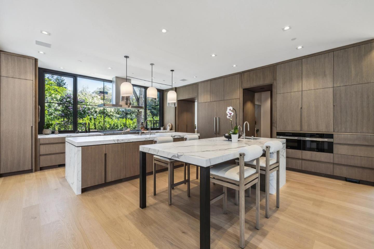 Detail Gallery Image 10 of 29 For 196 Patricia Dr, Atherton,  CA 94027 - 5 Beds | 5/3 Baths