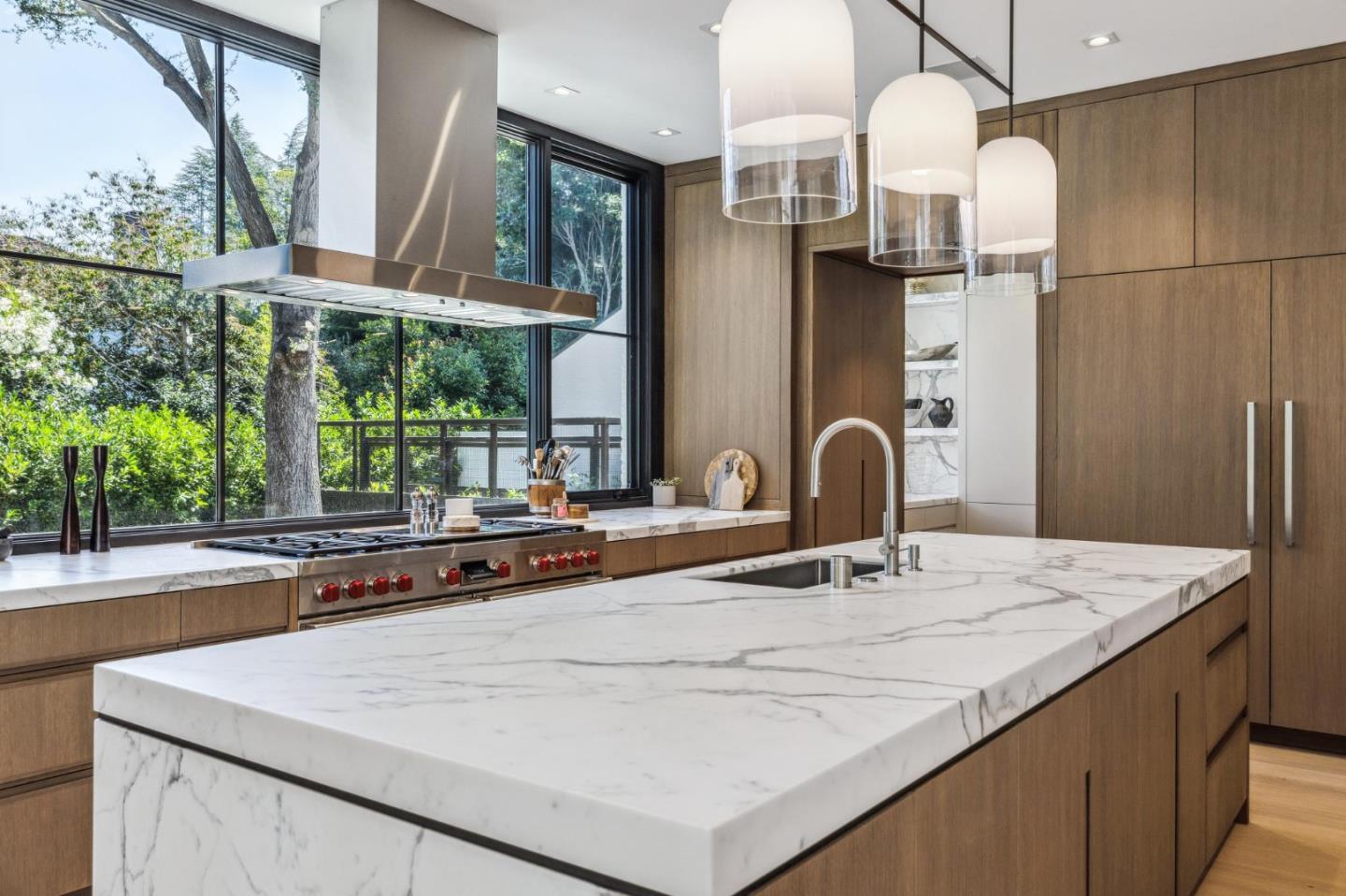 Detail Gallery Image 11 of 29 For 196 Patricia Dr, Atherton,  CA 94027 - 5 Beds | 5/3 Baths