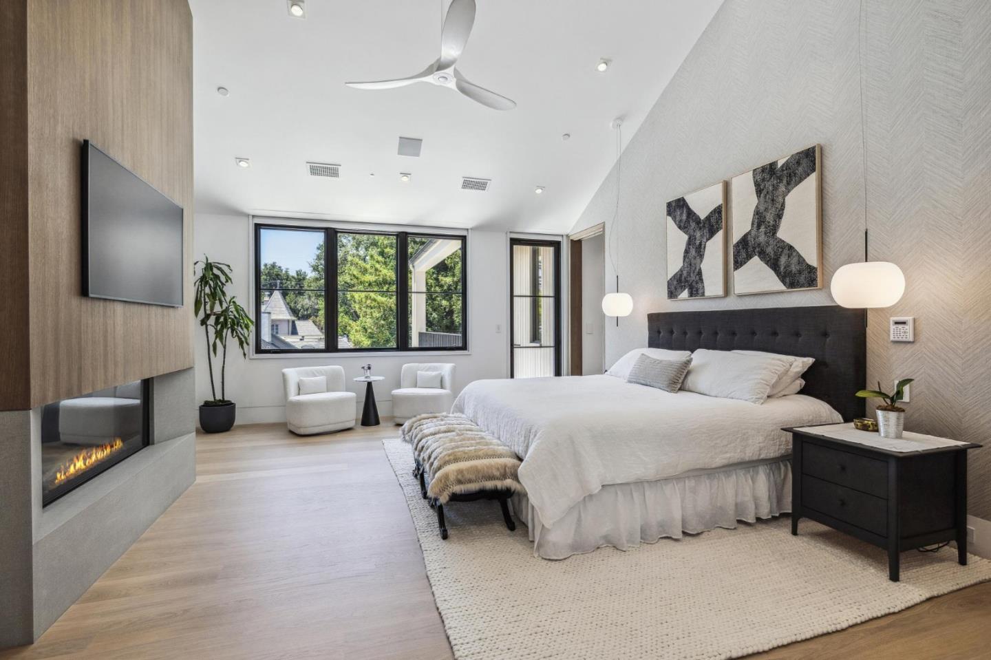 Detail Gallery Image 15 of 29 For 196 Patricia Dr, Atherton,  CA 94027 - 5 Beds | 5/3 Baths