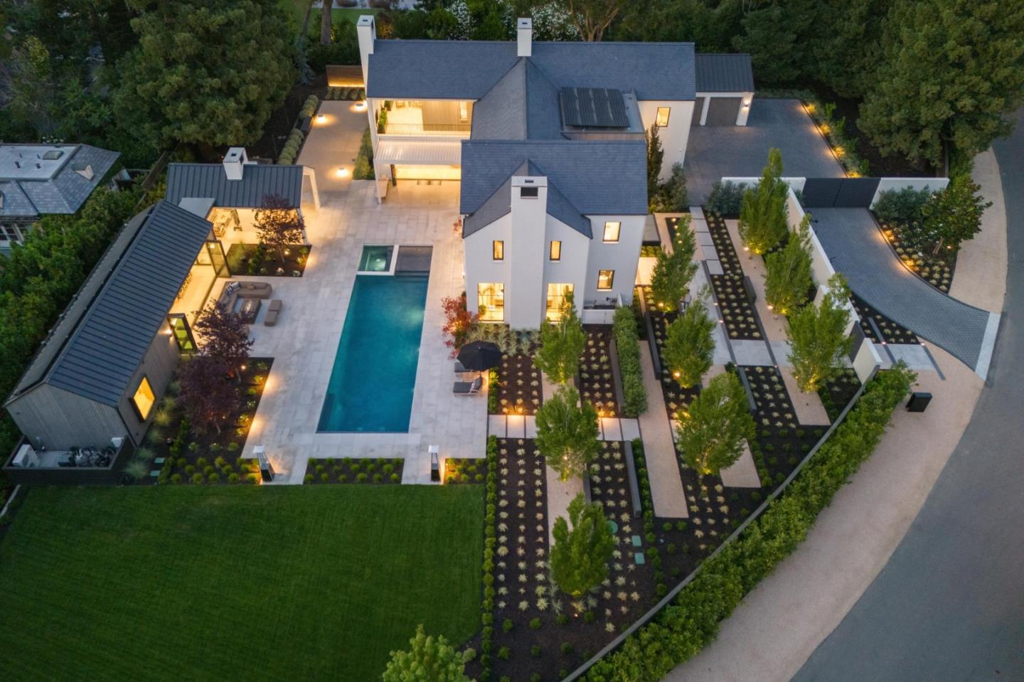 Detail Gallery Image 27 of 29 For 196 Patricia Dr, Atherton,  CA 94027 - 5 Beds | 5/3 Baths