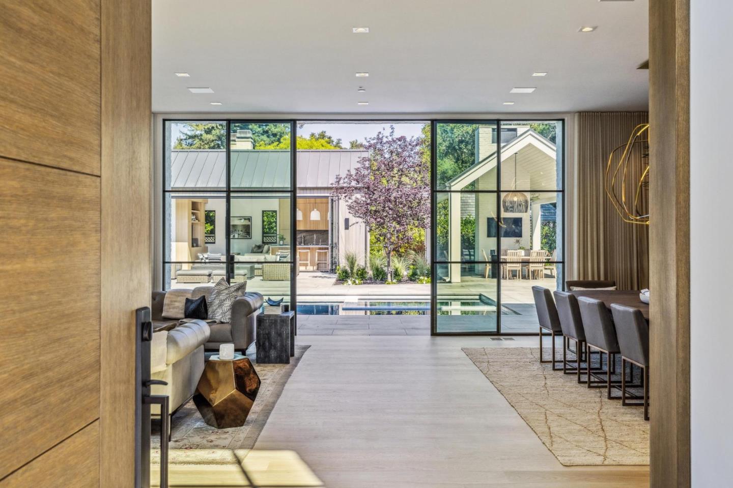 Detail Gallery Image 5 of 29 For 196 Patricia Dr, Atherton,  CA 94027 - 5 Beds | 5/3 Baths