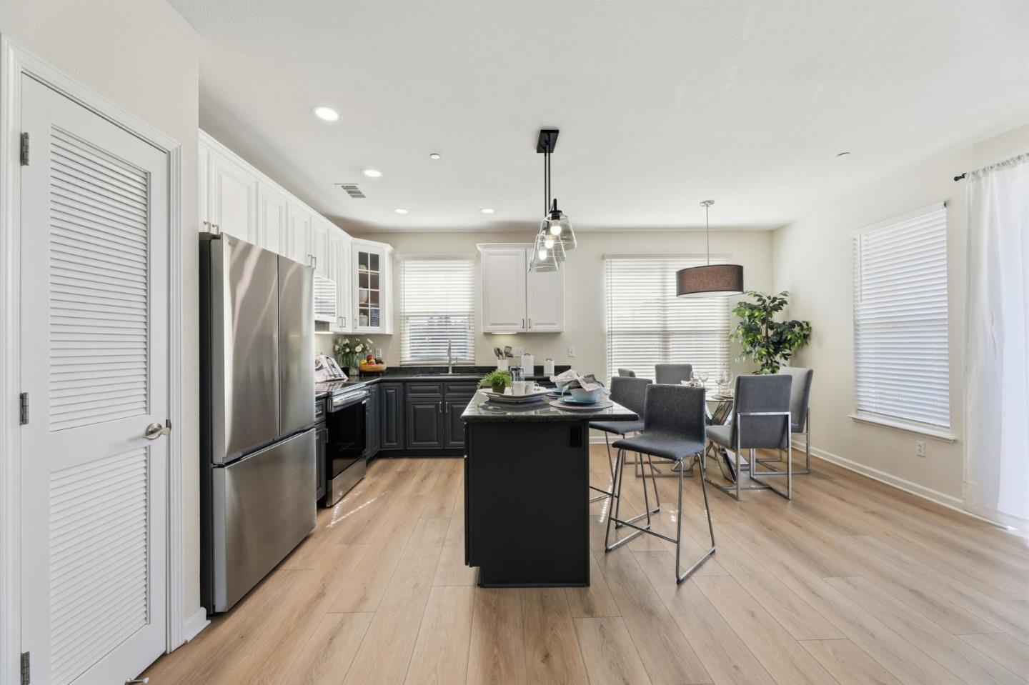 Detail Gallery Image 5 of 34 For 1445 Fruitdale Ave #313,  San Jose,  CA 95128 - 2 Beds | 2 Baths