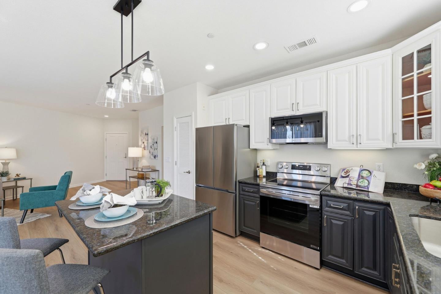 Detail Gallery Image 7 of 34 For 1445 Fruitdale Ave #313,  San Jose,  CA 95128 - 2 Beds | 2 Baths