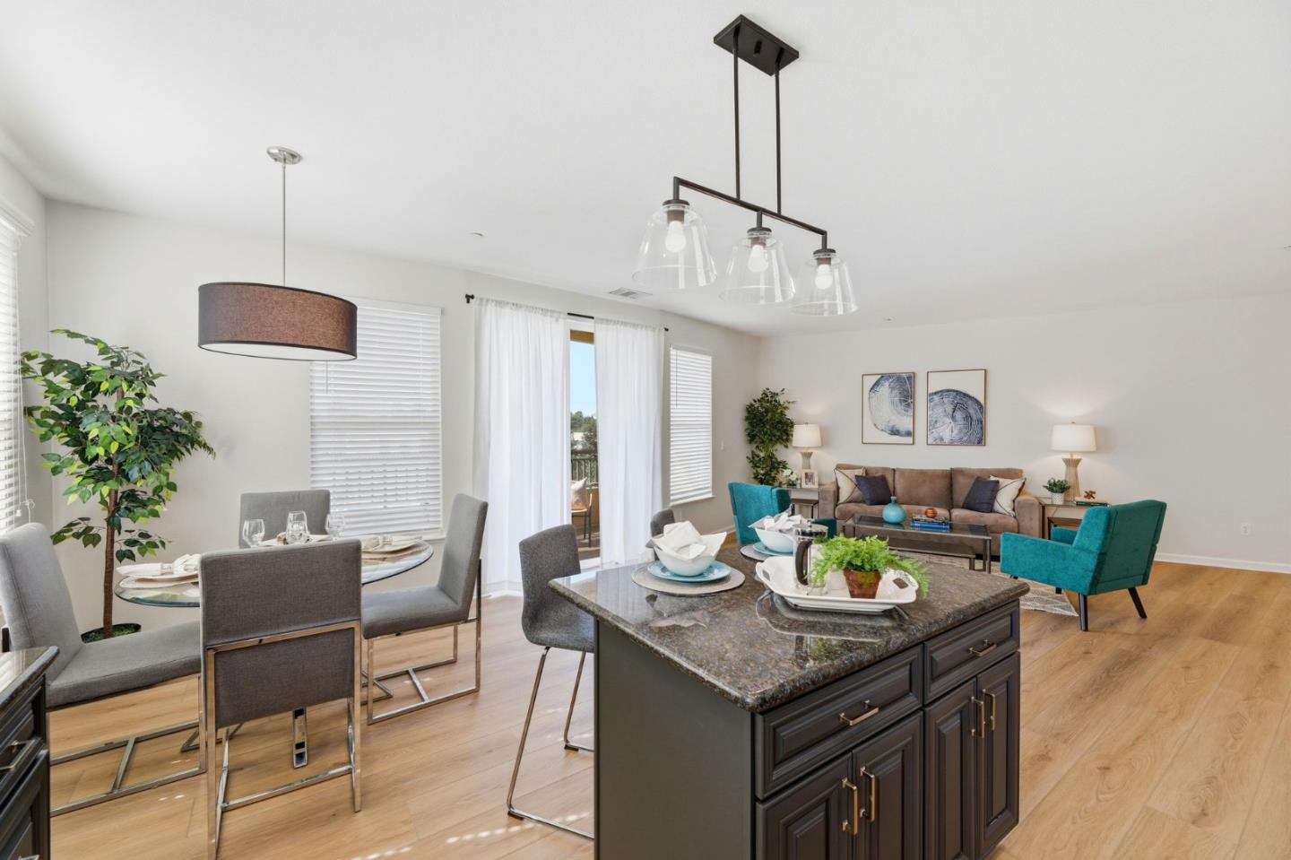 Detail Gallery Image 8 of 34 For 1445 Fruitdale Ave #313,  San Jose,  CA 95128 - 2 Beds | 2 Baths