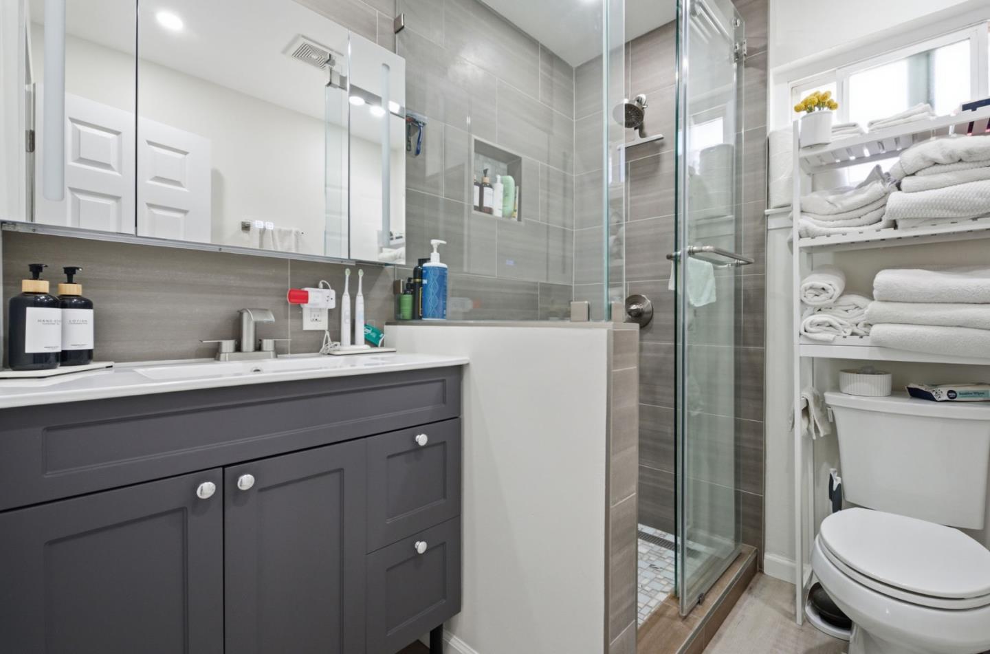 Detail Gallery Image 12 of 52 For 931 Vermont St, San Jose,  CA 95126 - – Beds | – Baths