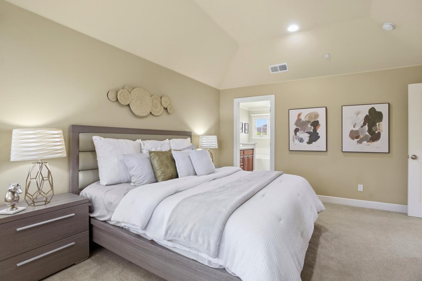 Detail Gallery Image 25 of 52 For 15 Ludina Way, Redwood City,  CA 94061 - 3 Beds | 2/1 Baths