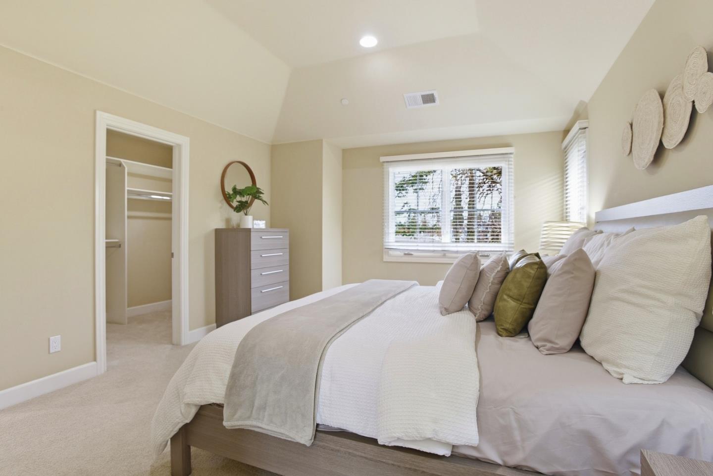 Detail Gallery Image 27 of 52 For 15 Ludina Way, Redwood City,  CA 94061 - 3 Beds | 2/1 Baths