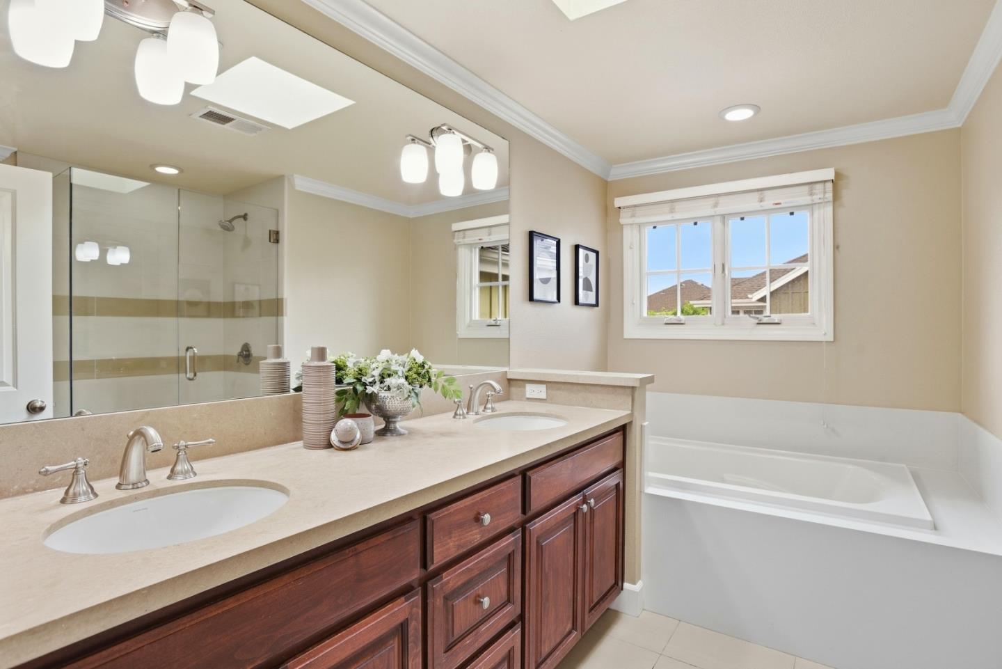 Detail Gallery Image 29 of 52 For 15 Ludina Way, Redwood City,  CA 94061 - 3 Beds | 2/1 Baths