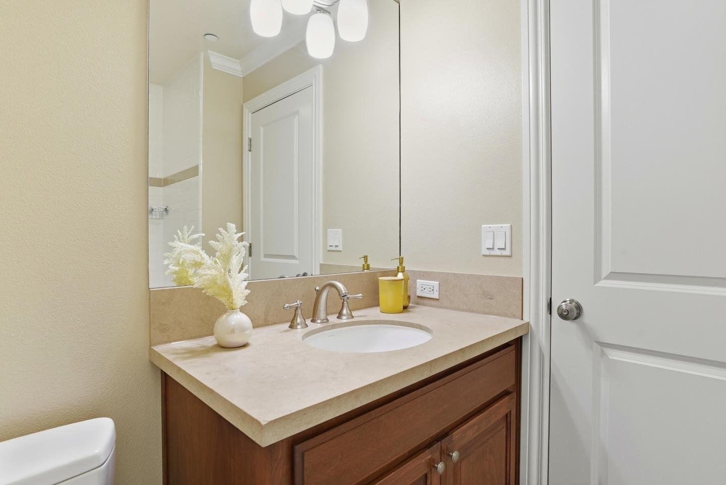 Detail Gallery Image 39 of 52 For 15 Ludina Way, Redwood City,  CA 94061 - 3 Beds | 2/1 Baths