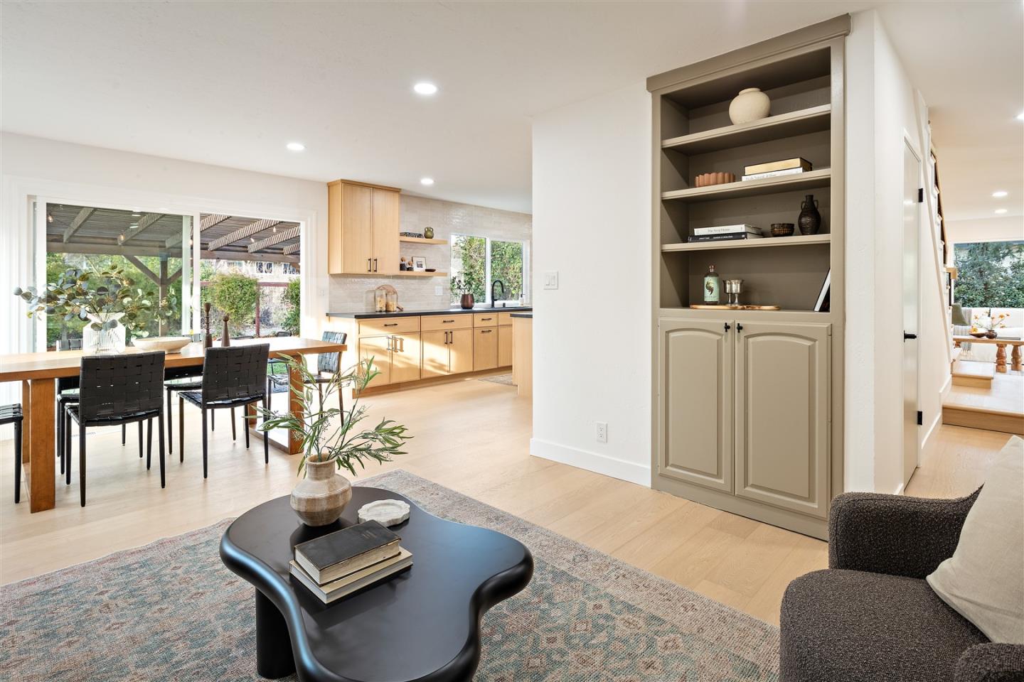 Detail Gallery Image 12 of 39 For 125 Larkwood Cir, Danville,  CA 94526 - 5 Beds | 2/1 Baths