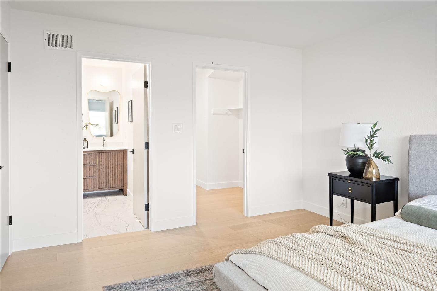 Detail Gallery Image 16 of 39 For 125 Larkwood Cir, Danville,  CA 94526 - 5 Beds | 2/1 Baths