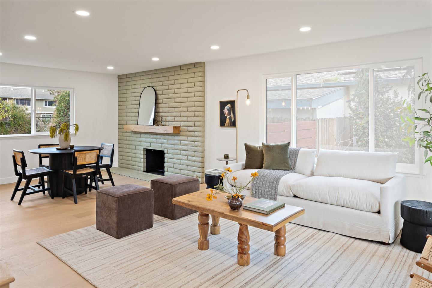 Detail Gallery Image 2 of 39 For 125 Larkwood Cir, Danville,  CA 94526 - 5 Beds | 2/1 Baths