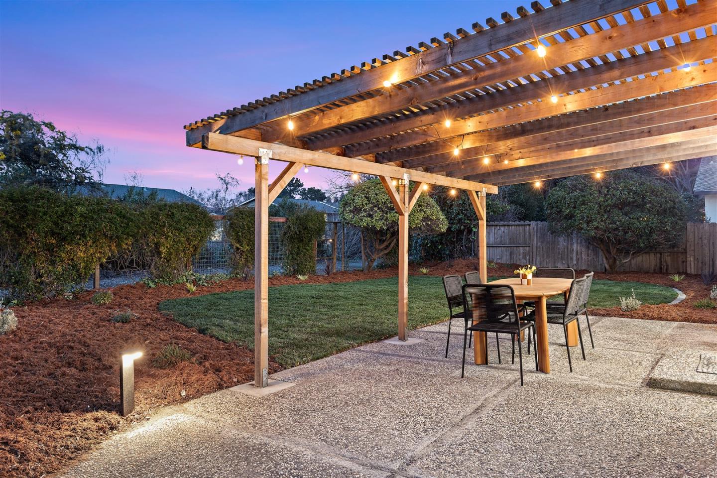 Detail Gallery Image 27 of 39 For 125 Larkwood Cir, Danville,  CA 94526 - 5 Beds | 2/1 Baths