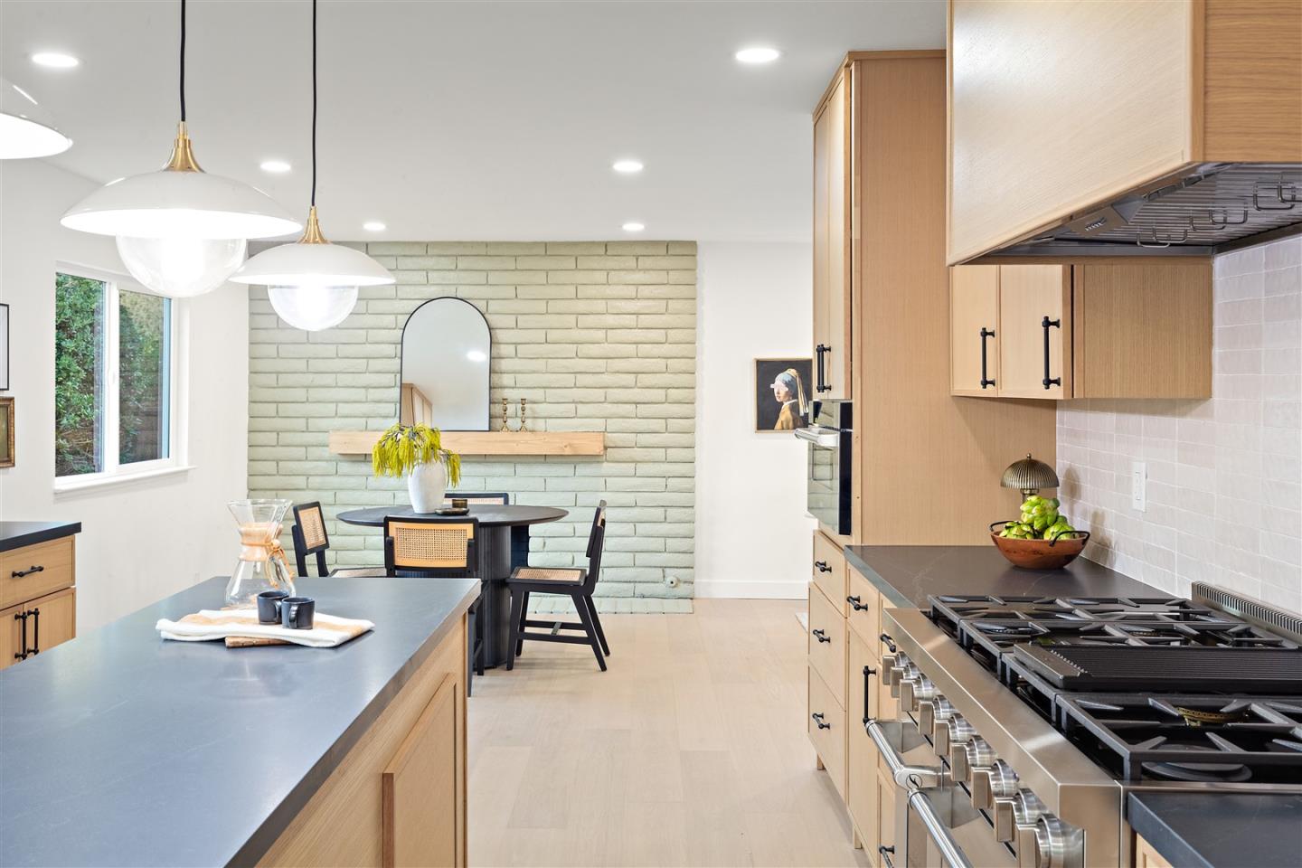 Detail Gallery Image 7 of 39 For 125 Larkwood Cir, Danville,  CA 94526 - 5 Beds | 2/1 Baths