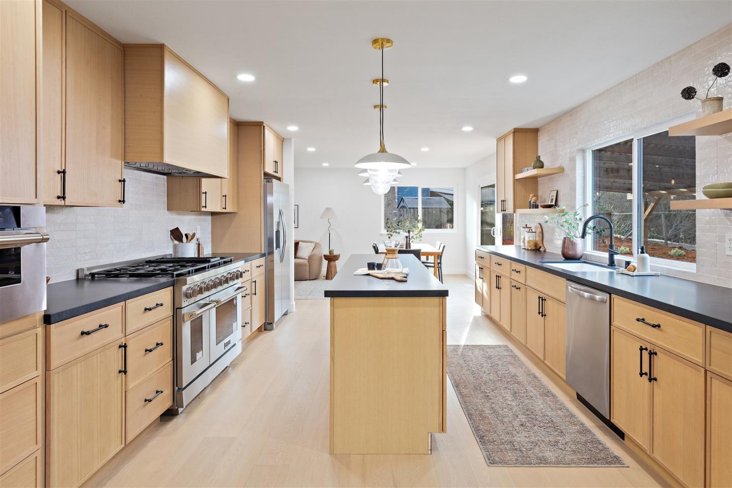 Detail Gallery Image 8 of 39 For 125 Larkwood Cir, Danville,  CA 94526 - 5 Beds | 2/1 Baths