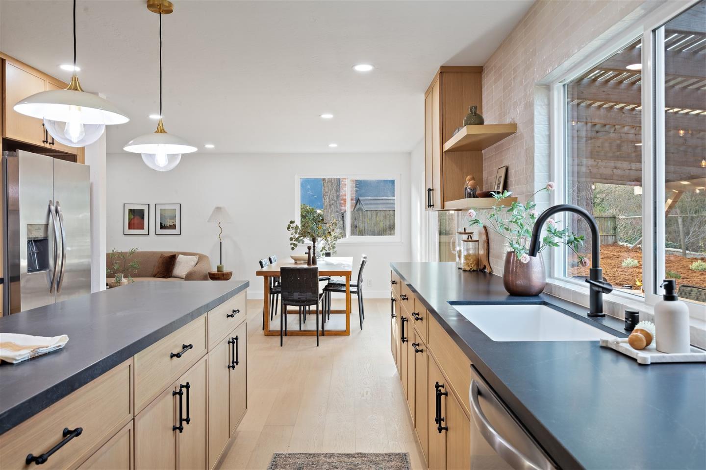 Detail Gallery Image 9 of 39 For 125 Larkwood Cir, Danville,  CA 94526 - 5 Beds | 2/1 Baths