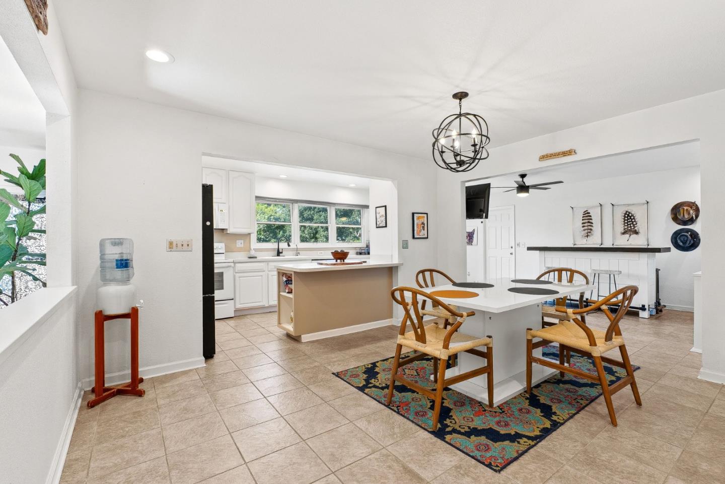 Detail Gallery Image 4 of 45 For 14832 Mossy Oak Pl, Salinas,  CA 93907 - 4 Beds | 2 Baths