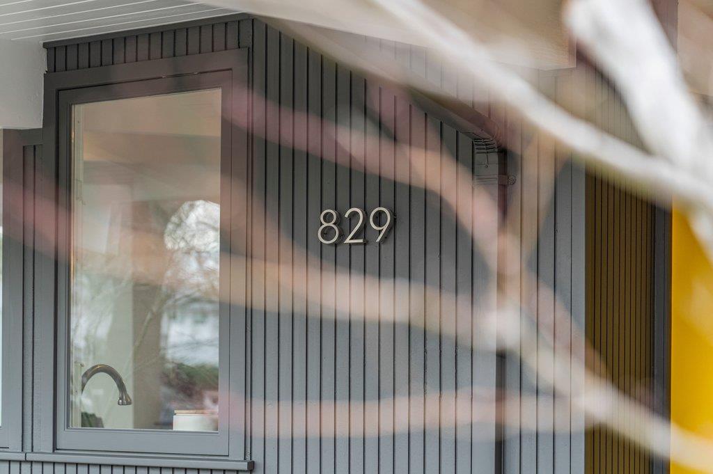 Detail Gallery Image 10 of 73 For 829 Talisman Dr, Palo Alto,  CA 94303 - 4 Beds | 2/1 Baths