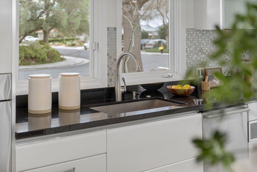 Detail Gallery Image 13 of 73 For 829 Talisman Dr, Palo Alto,  CA 94303 - 4 Beds | 2/1 Baths