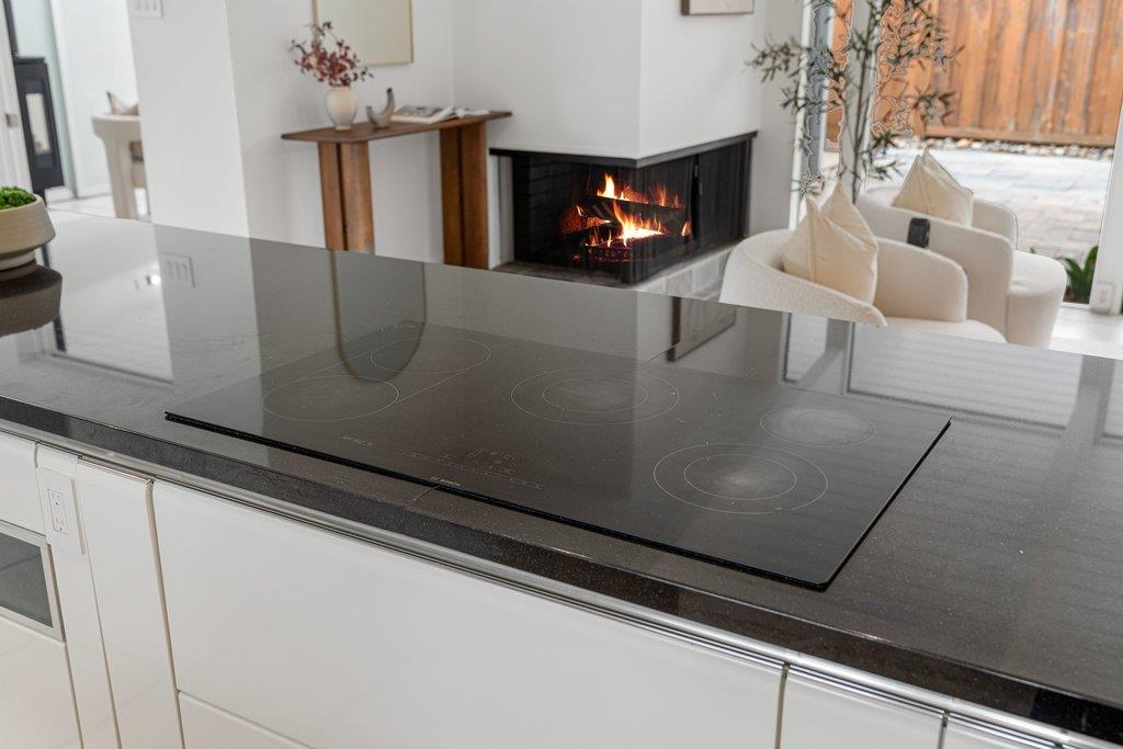 Detail Gallery Image 16 of 73 For 829 Talisman Dr, Palo Alto,  CA 94303 - 4 Beds | 2/1 Baths