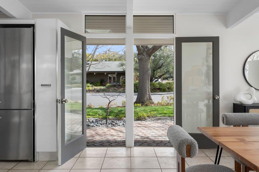 Detail Gallery Image 25 of 73 For 829 Talisman Dr, Palo Alto,  CA 94303 - 4 Beds | 2/1 Baths