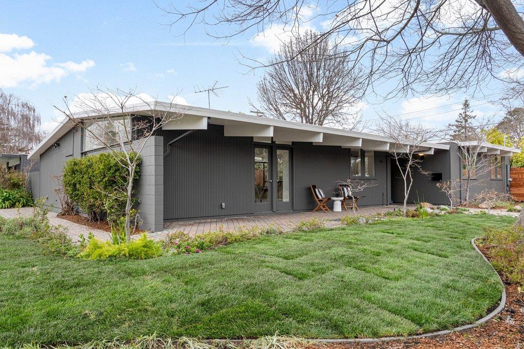 Detail Gallery Image 6 of 73 For 829 Talisman Dr, Palo Alto,  CA 94303 - 4 Beds | 2/1 Baths