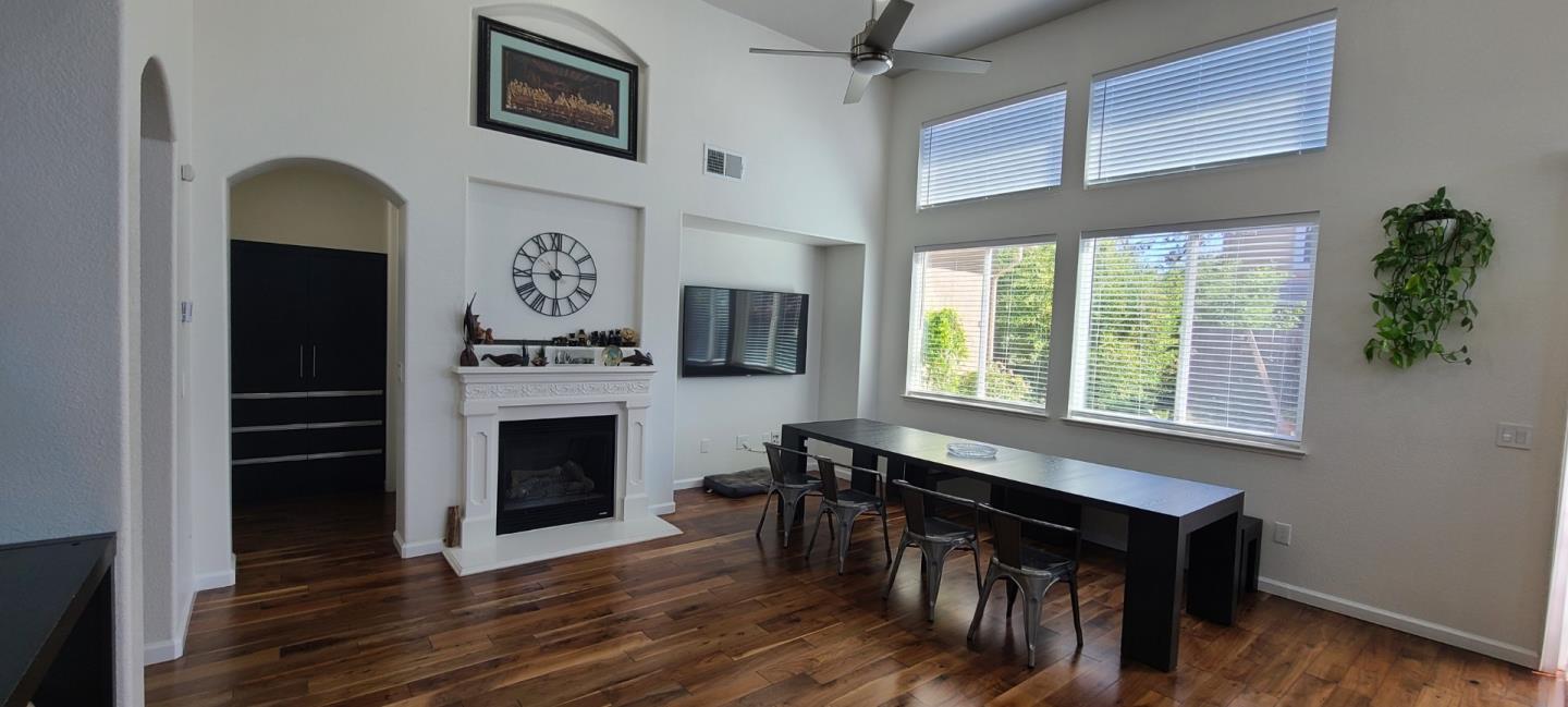 Detail Gallery Image 18 of 29 For 10133 Annie St, Elk Grove,  CA 95757 - 3 Beds | 2/1 Baths