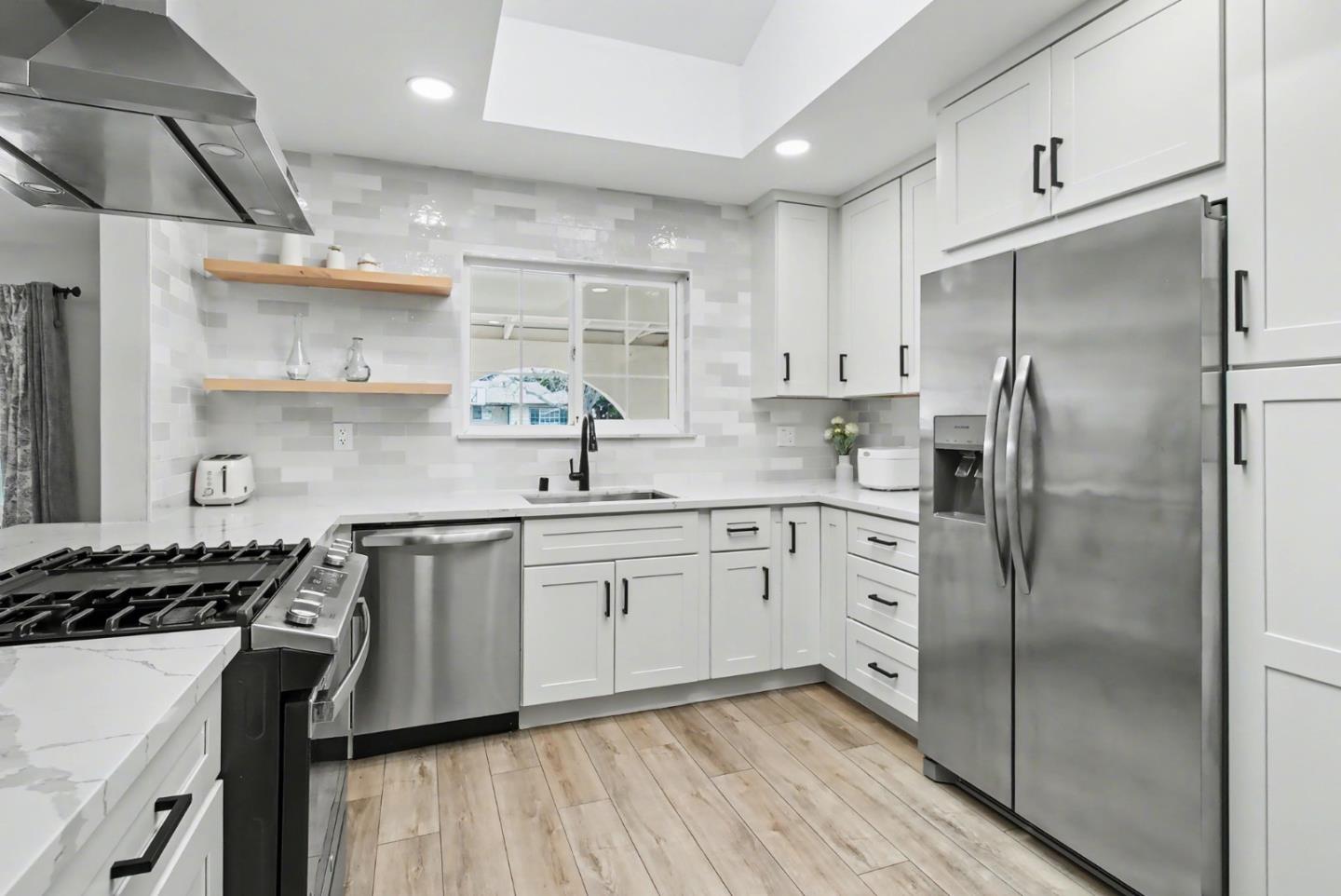 Detail Gallery Image 11 of 35 For 3950 Hamilton Park Dr, San Jose,  CA 95130 - 3 Beds | 2 Baths