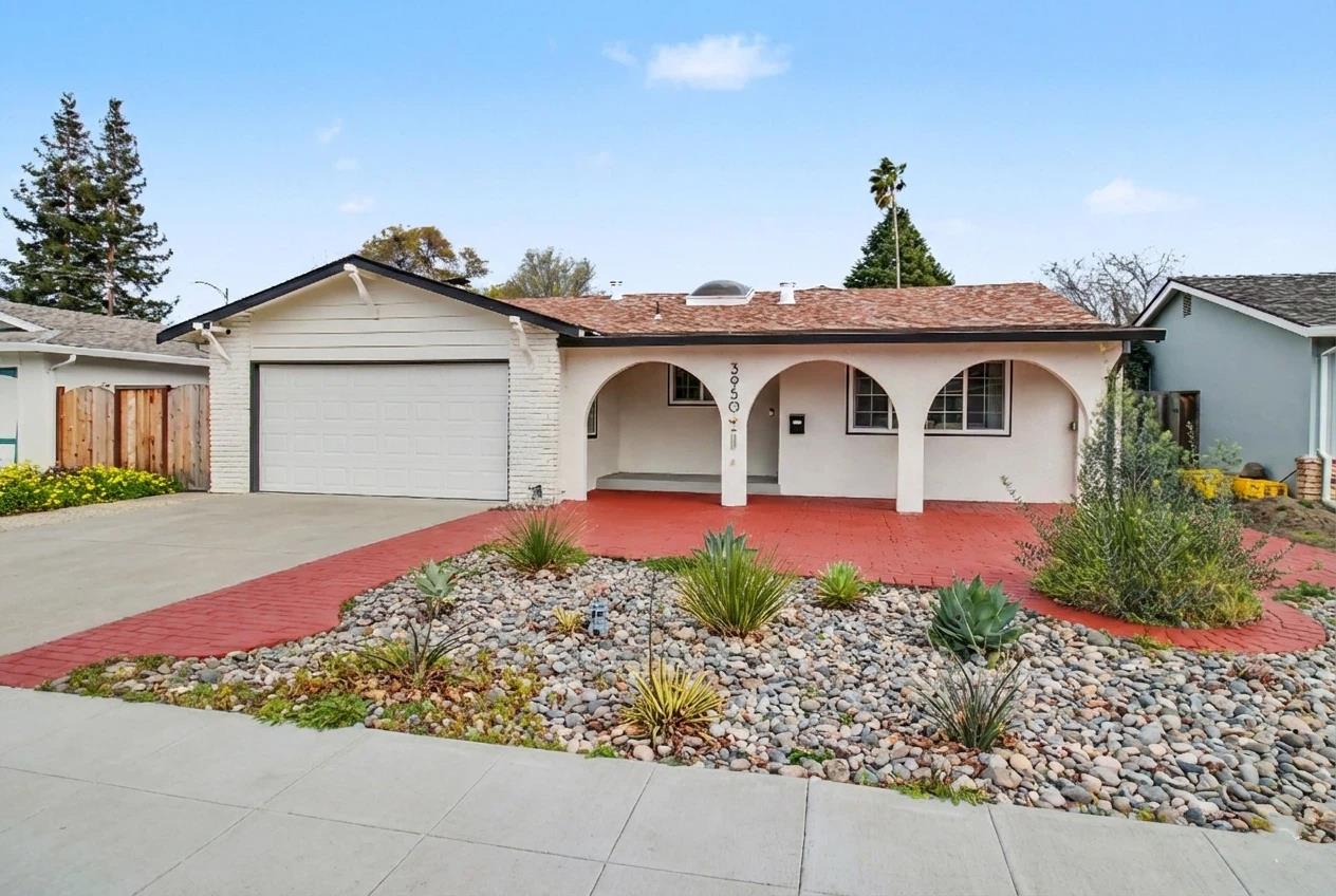 Detail Gallery Image 2 of 35 For 3950 Hamilton Park Dr, San Jose,  CA 95130 - 3 Beds | 2 Baths