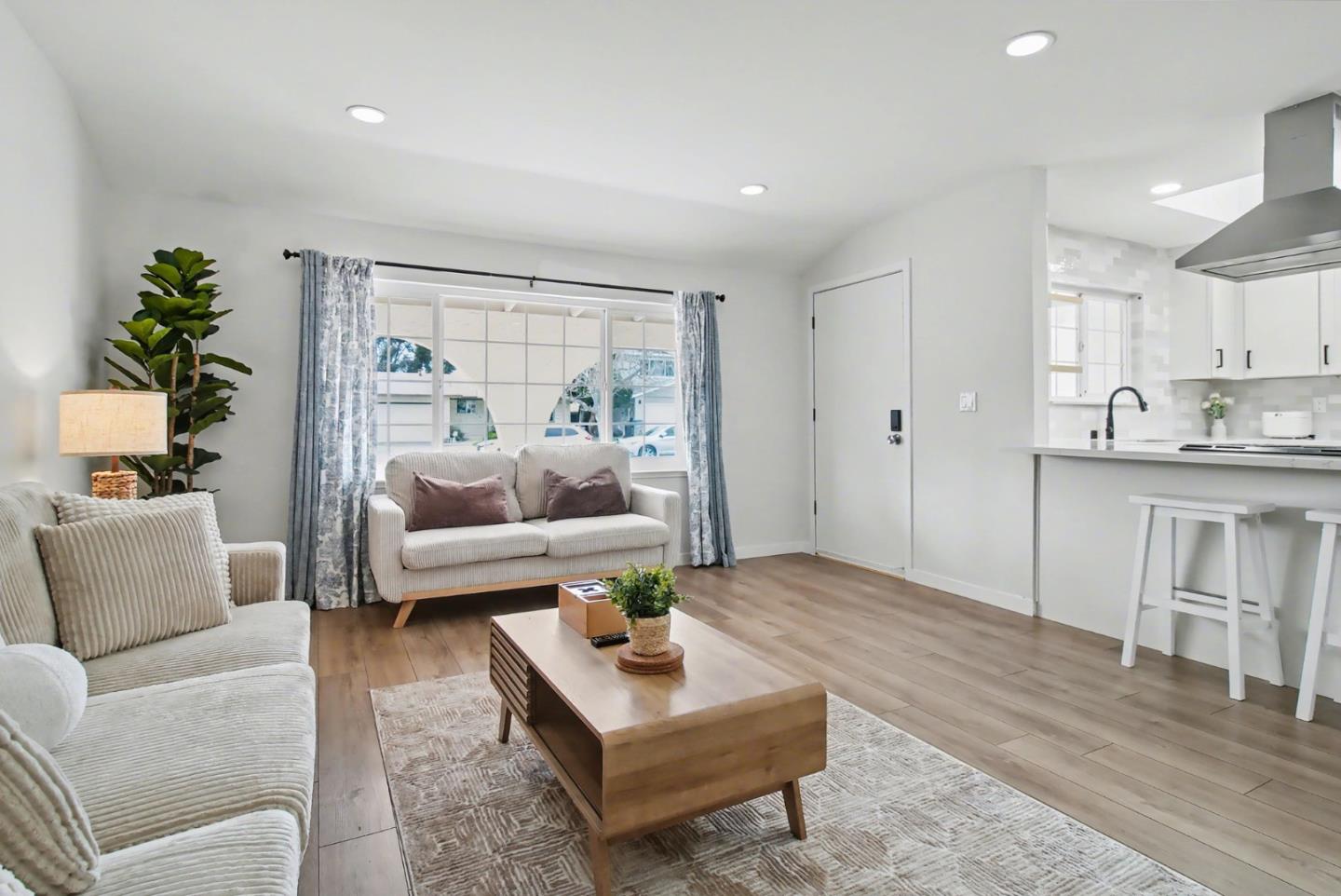 Detail Gallery Image 9 of 35 For 3950 Hamilton Park Dr, San Jose,  CA 95130 - 3 Beds | 2 Baths