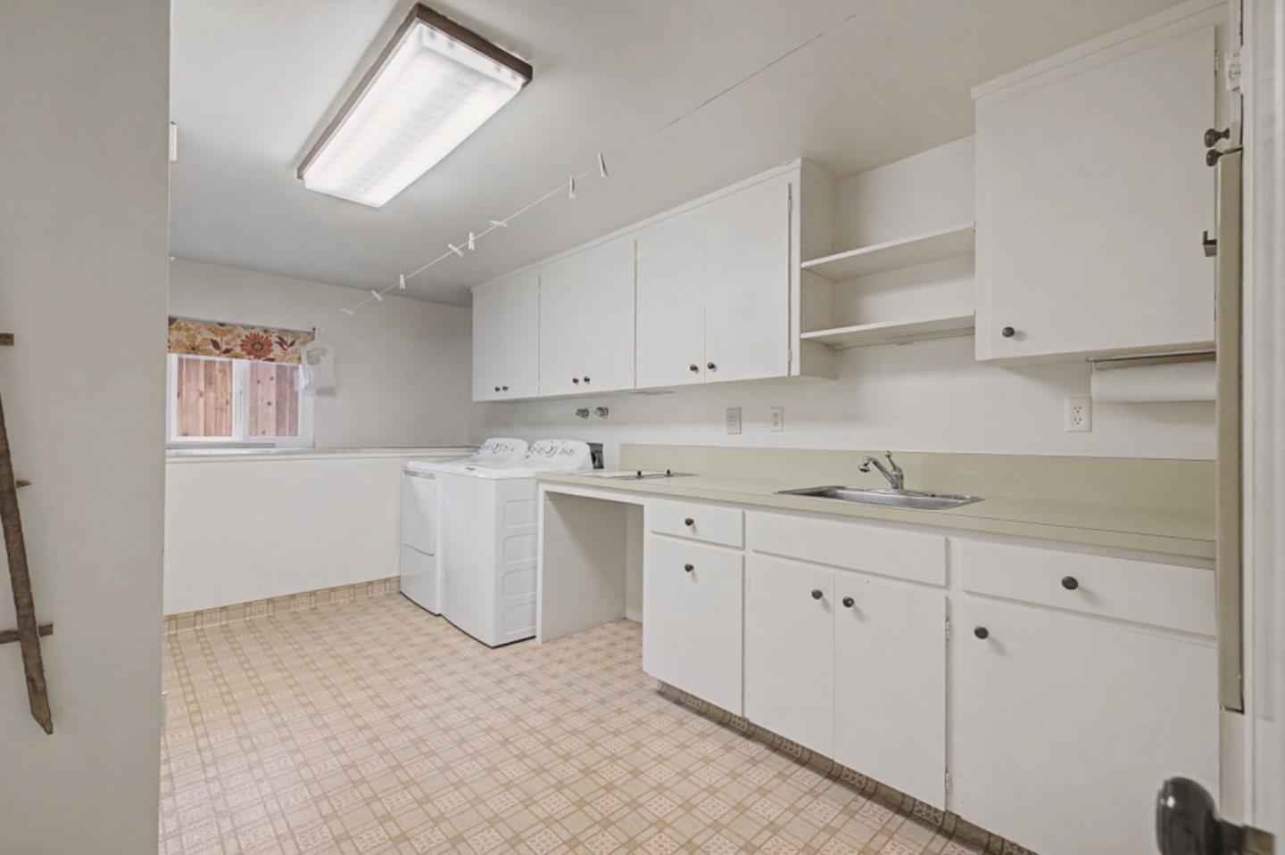 Detail Gallery Image 25 of 36 For 3076 Strawberry Hill Rd, Pebble Beach,  CA 93953 - 3 Beds | 3 Baths