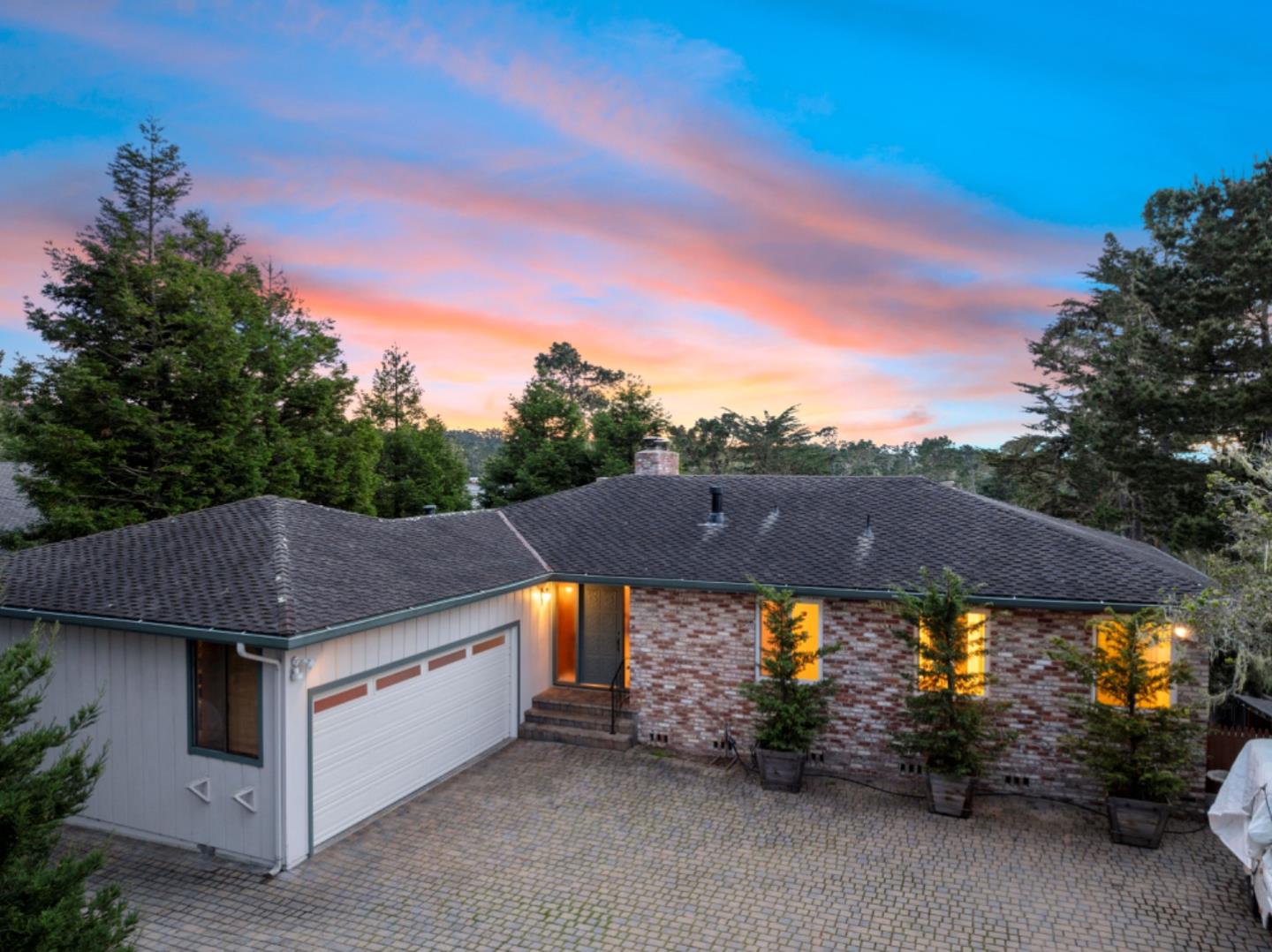 Detail Gallery Image 34 of 36 For 3076 Strawberry Hill Rd, Pebble Beach,  CA 93953 - 3 Beds | 3 Baths