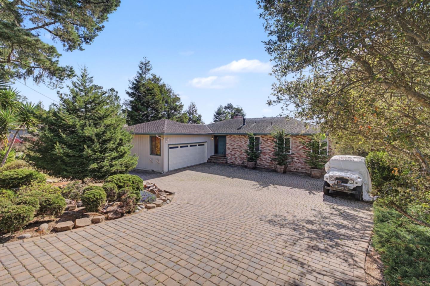 Detail Gallery Image 6 of 36 For 3076 Strawberry Hill Rd, Pebble Beach,  CA 93953 - 3 Beds | 3 Baths