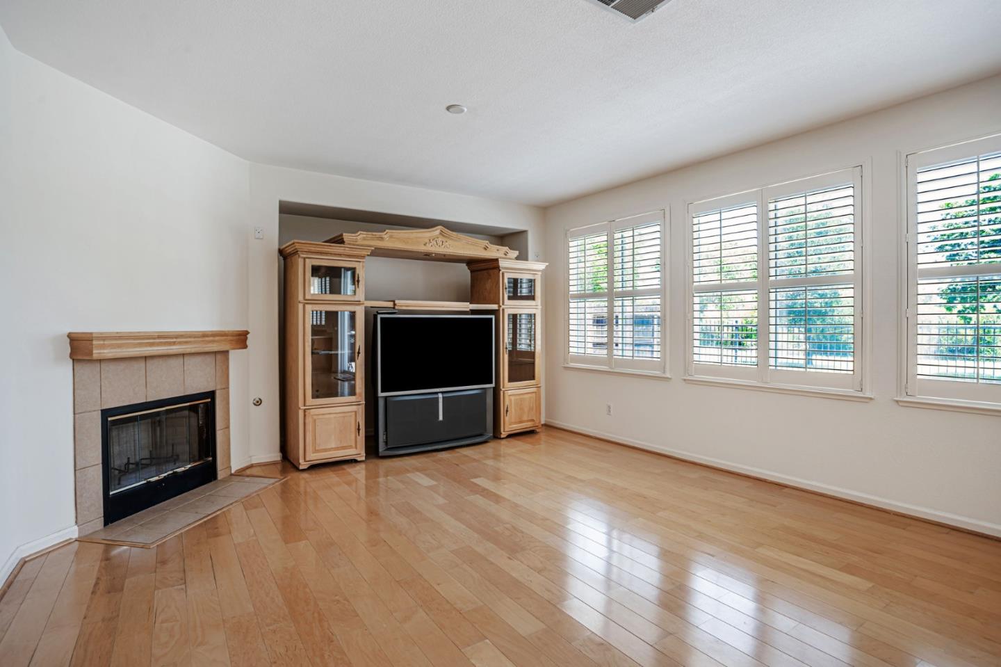 Detail Gallery Image 10 of 61 For 2856 Rebecca Dr, Fairfield,  CA 94533 - 4 Beds | 4 Baths