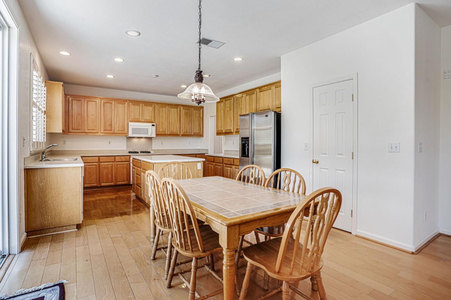 Detail Gallery Image 18 of 61 For 2856 Rebecca Dr, Fairfield,  CA 94533 - 4 Beds | 4 Baths