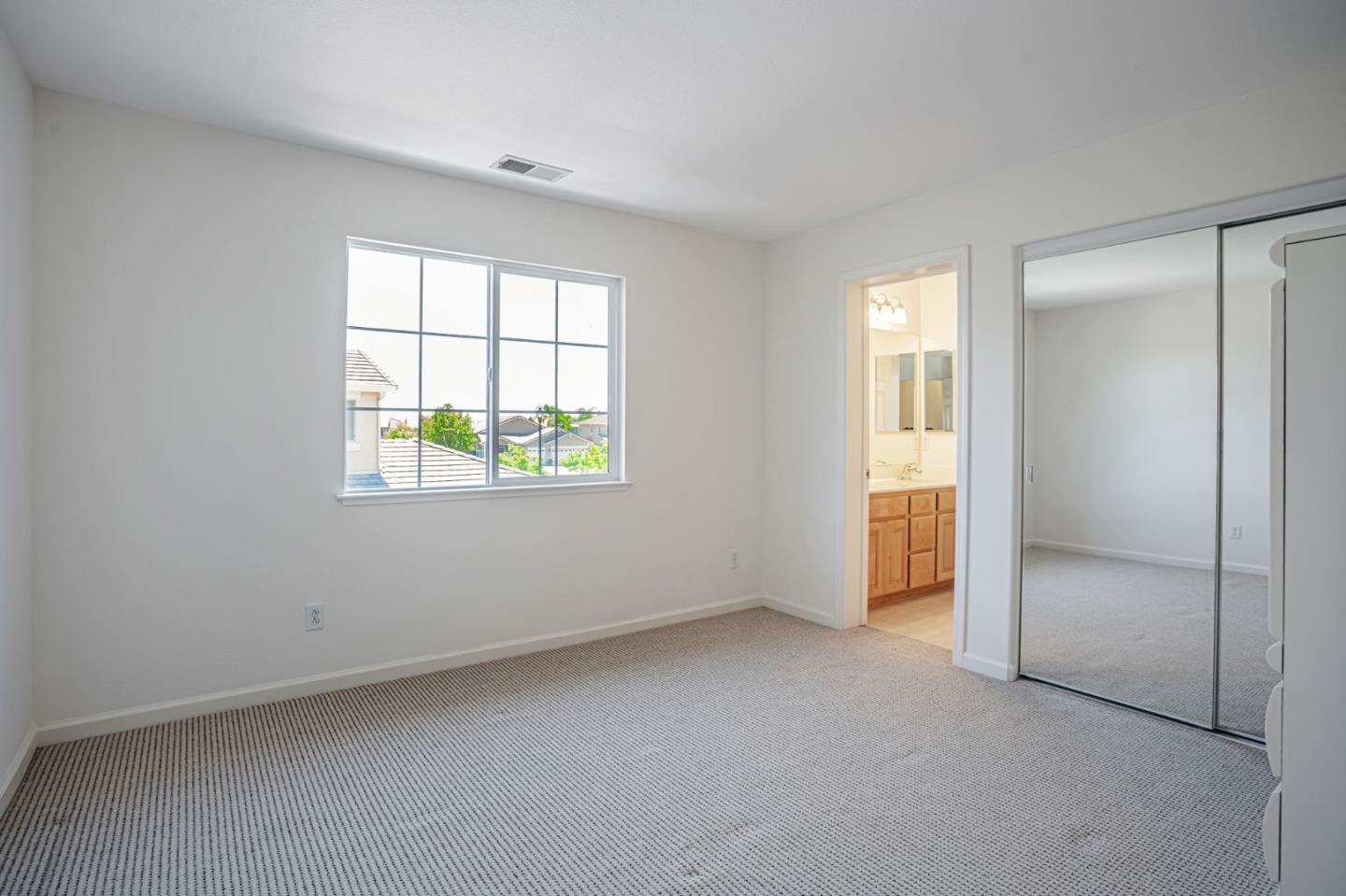 Detail Gallery Image 31 of 61 For 2856 Rebecca Dr, Fairfield,  CA 94533 - 4 Beds | 4 Baths