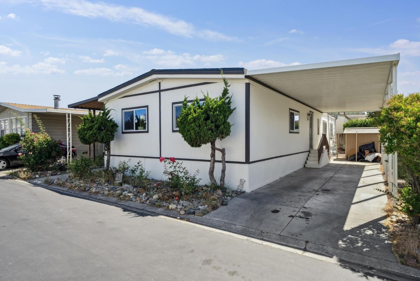 Detail Gallery Image 2 of 59 For 423 Chateau La Salle Dr #423,  San Jose,  CA 95111 - 2 Beds | 2 Baths