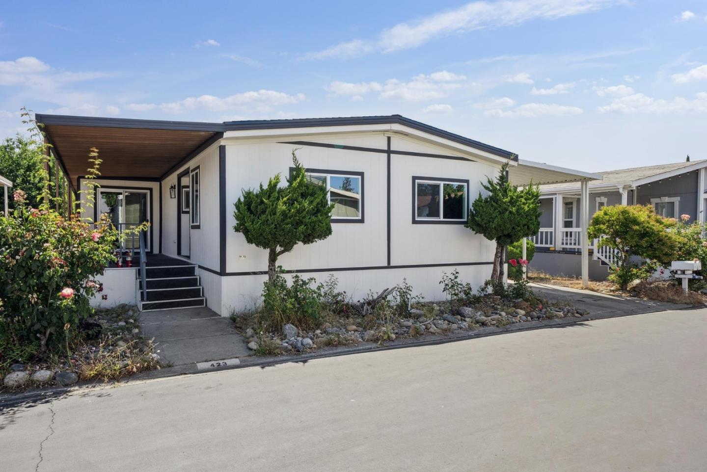 Detail Gallery Image 3 of 59 For 423 Chateau La Salle Dr #423,  San Jose,  CA 95111 - 2 Beds | 2 Baths