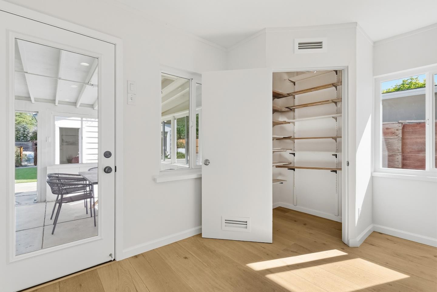 Detail Gallery Image 20 of 48 For 285 W Arbor Ave, Sunnyvale,  CA 94085 - 3 Beds | 2 Baths