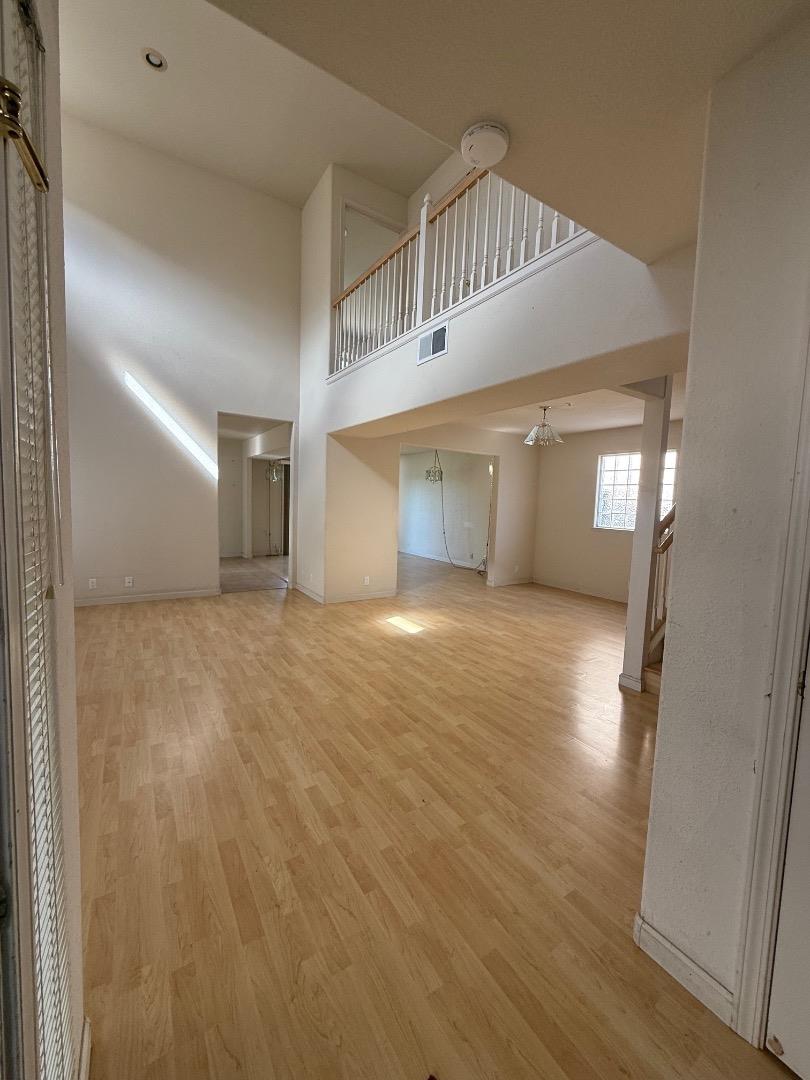 Detail Gallery Image 2 of 9 For 949 Nantucket Blvd #14,  Salinas,  CA 93906 - 3 Beds | 2/1 Baths