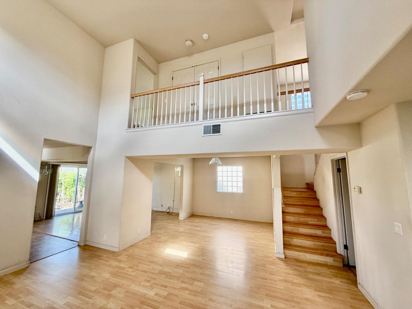 Detail Gallery Image 3 of 9 For 949 Nantucket Blvd #14,  Salinas,  CA 93906 - 3 Beds | 2/1 Baths