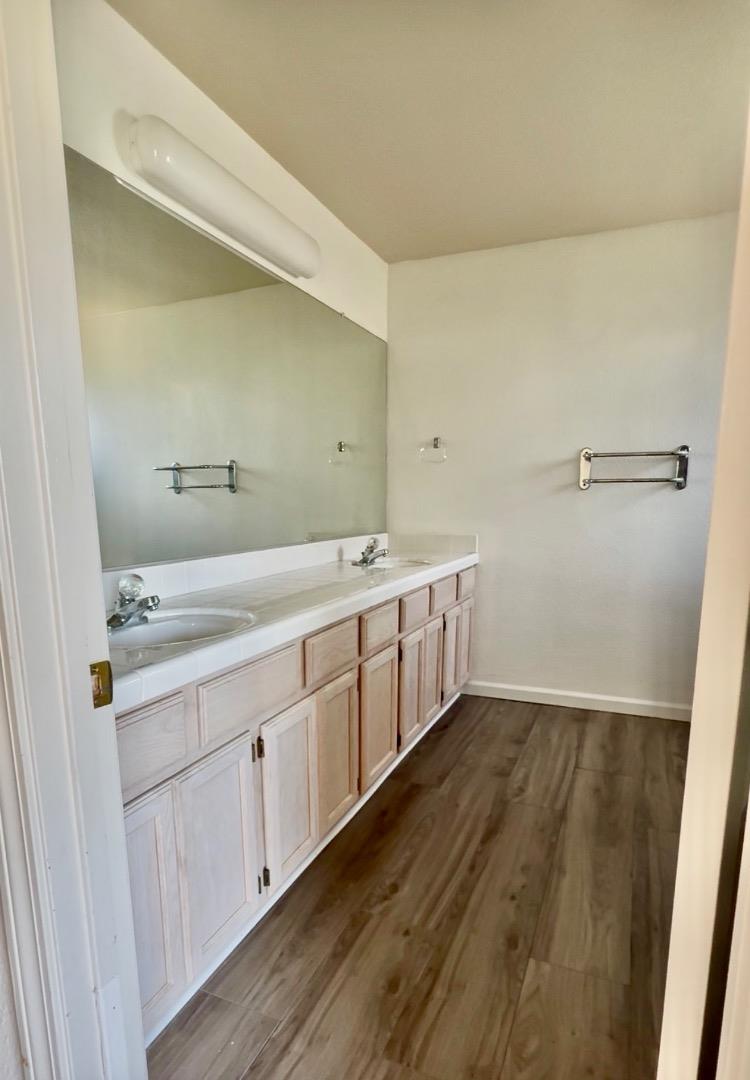 Detail Gallery Image 7 of 9 For 949 Nantucket Blvd #14,  Salinas,  CA 93906 - 3 Beds | 2/1 Baths