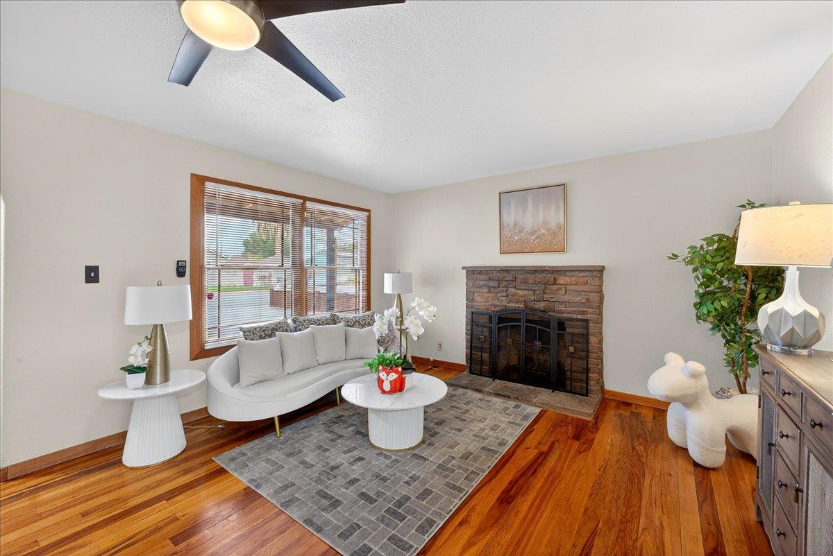 Detail Gallery Image 10 of 65 For 550 Halsey Ave, San Jose,  CA 95128 - 3 Beds | 2 Baths